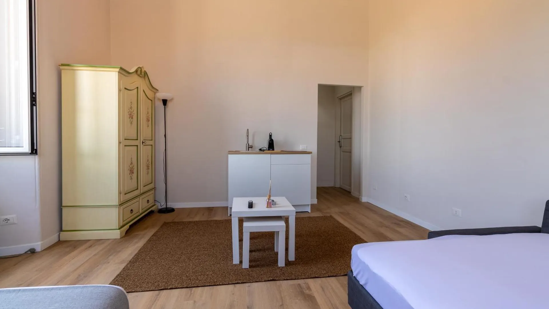 Joe Litty Rooms Rome Hotel