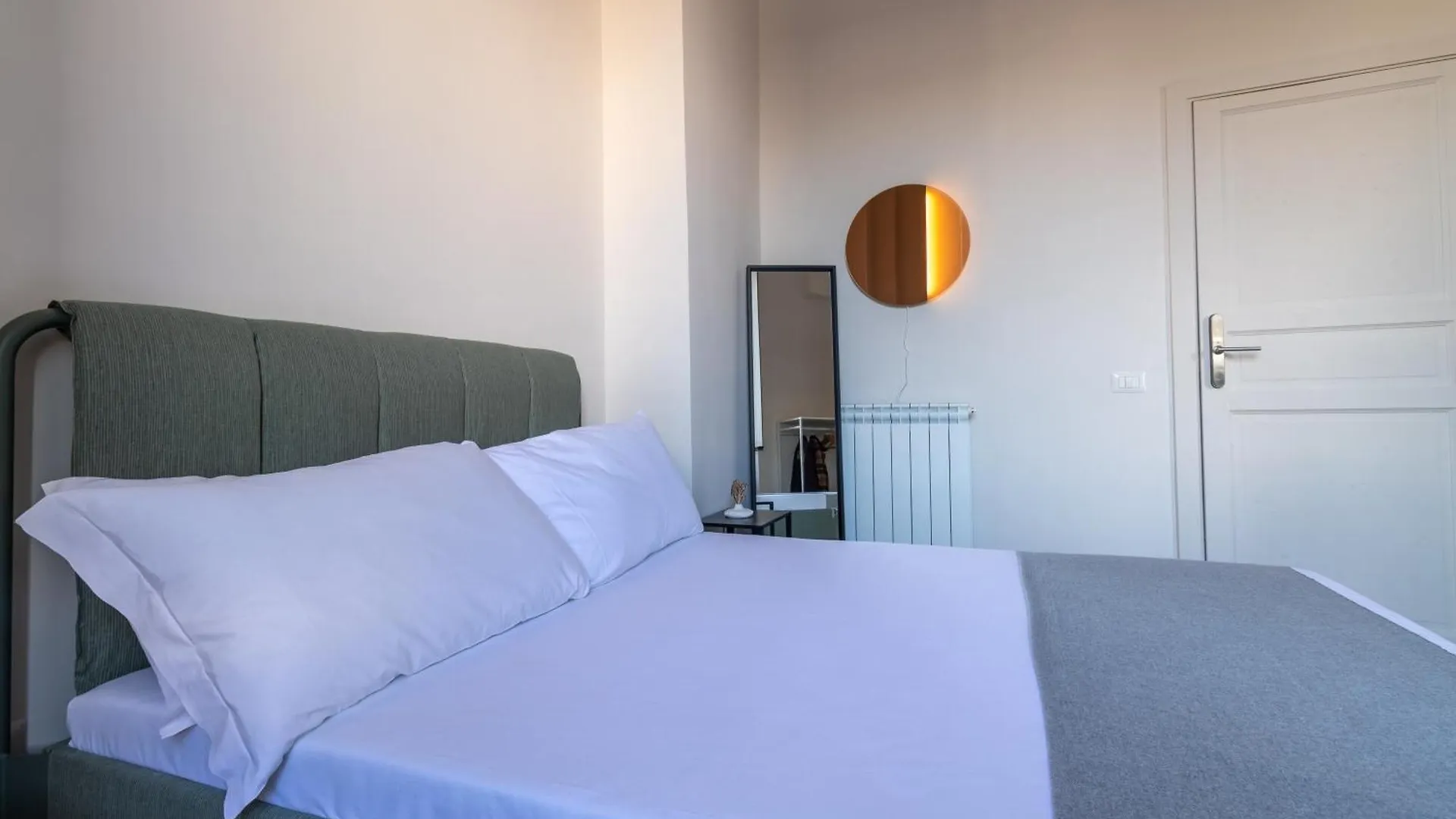 Joe Litty Rooms Rome Italy